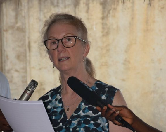 Embaixadora britânica Jessica Hand