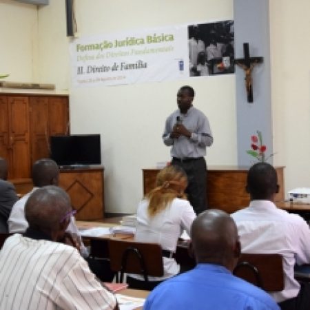 MOSAIKO PROMOVE FORMAÇÃO JURÍDICA BÁSICA